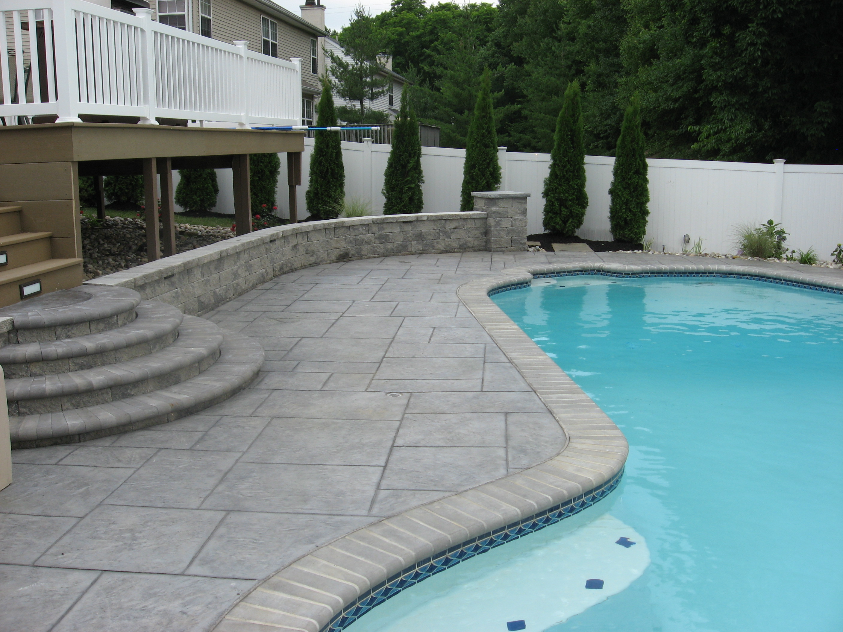Swimming Pool Fence – Keeping Your Pool Safe and Stylish