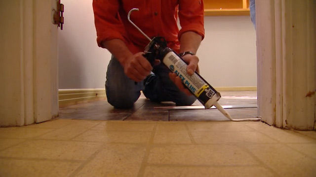 How to Remove Exterior Vinyl Shutters and Flooring That Are Installed