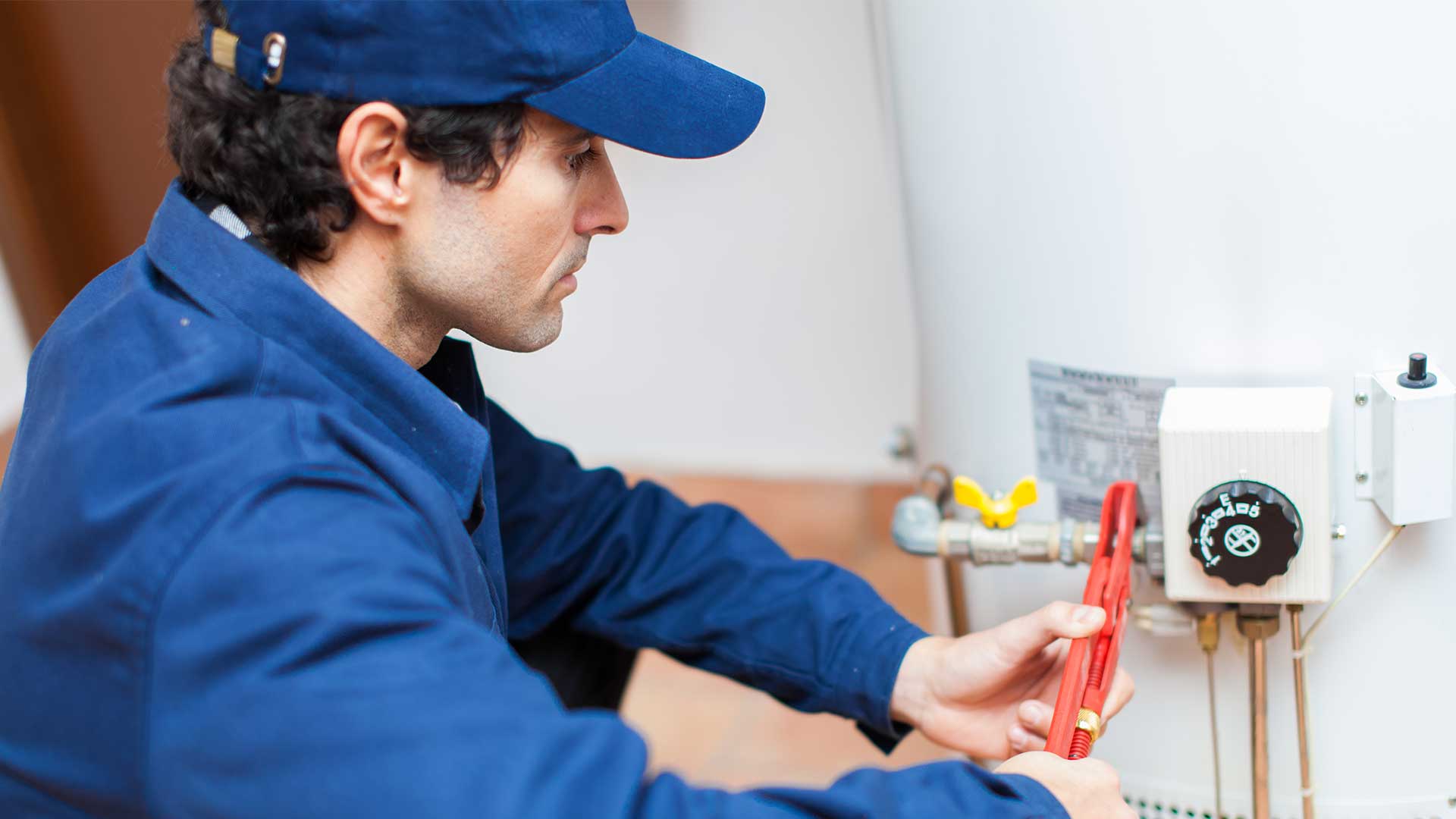 Reasons Why It Is Crucial To Hire A Plumber For Water Heater Replacement?