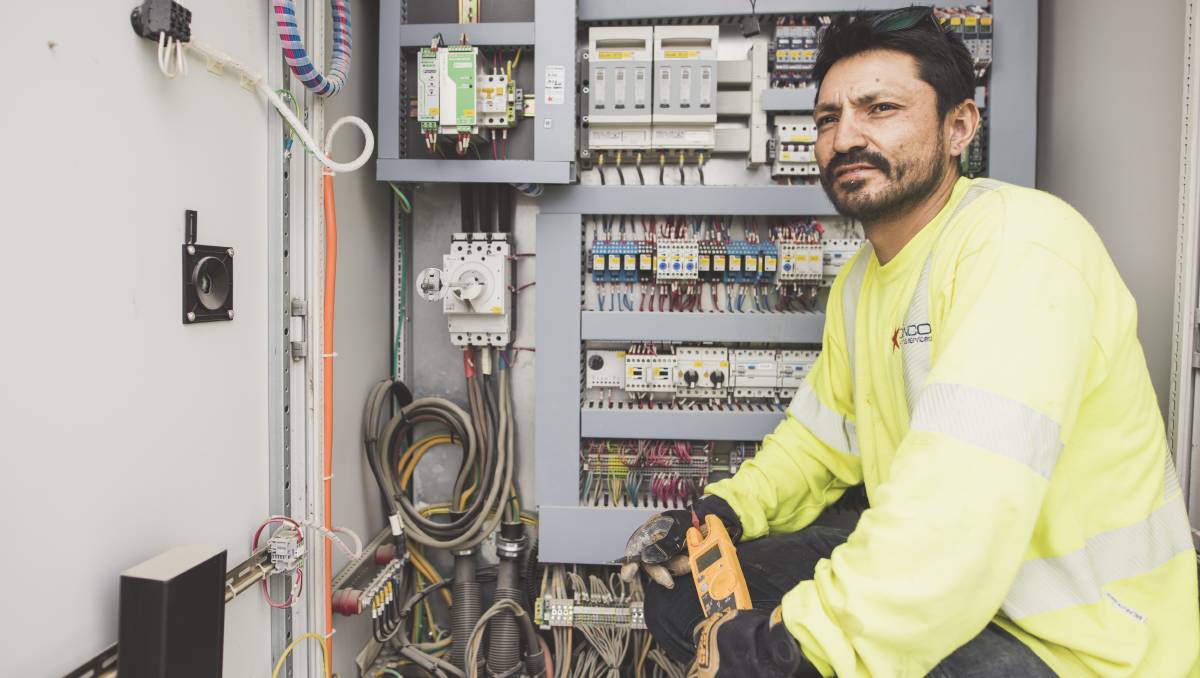 Key Factors to Look While Finding the Best Electricians in Canberra