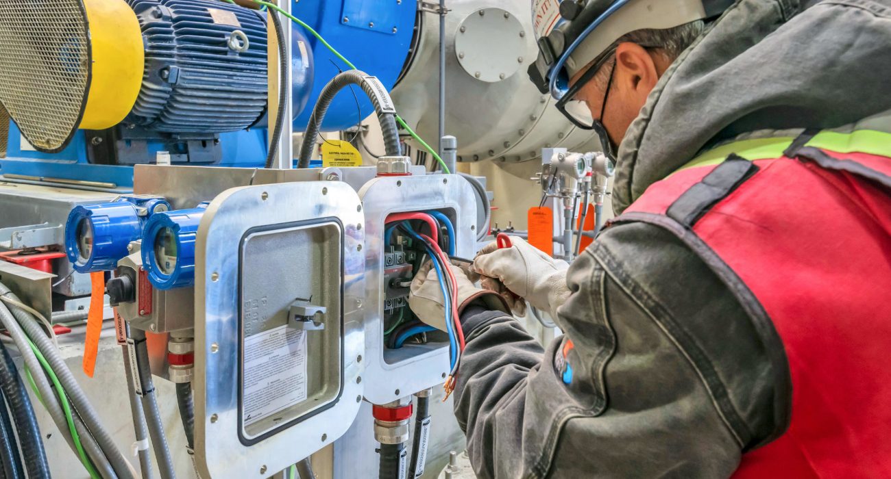 How To Select The Top-Notch Electrical Contractor