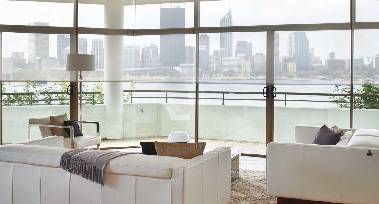 Why Sunscreen Blinds Are A Must-Have Thing In Summers