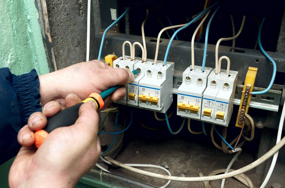 New House Wiring: 4 Tips For Doing It Right The First Time