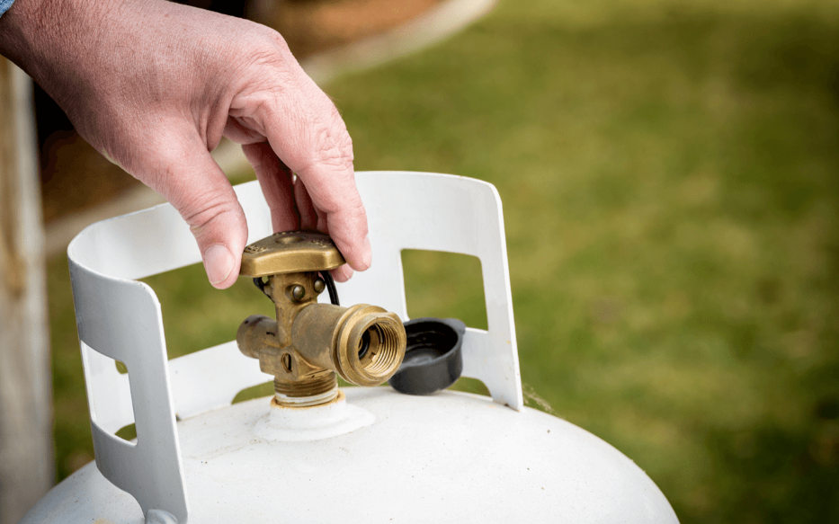 install a gas cylinder