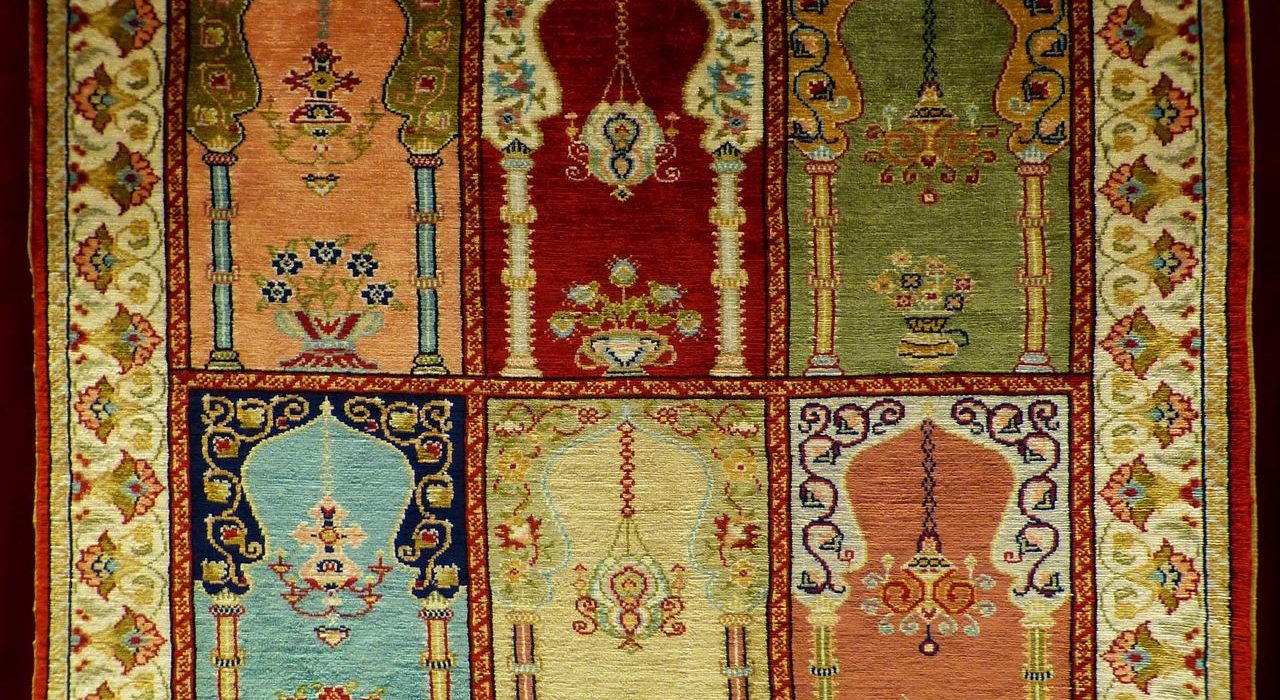 The Spiritual Role of Masjid Carpets in Enhancing Worship Experience